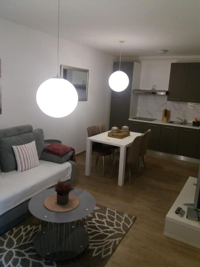 Apartments With A Parking Space Samobor, Prigorje - 12869 Exterior foto